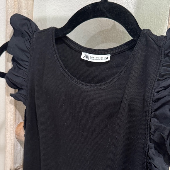 Zara Black Ruffled Sleeves One Piece Snap Bottom - Picture 4 of 5